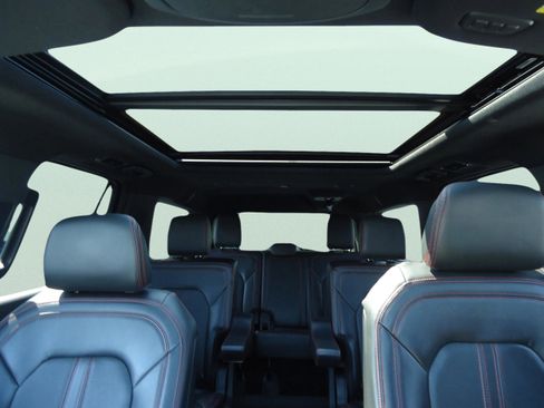 Used 2022 Ford Expedition Max Limited image 31