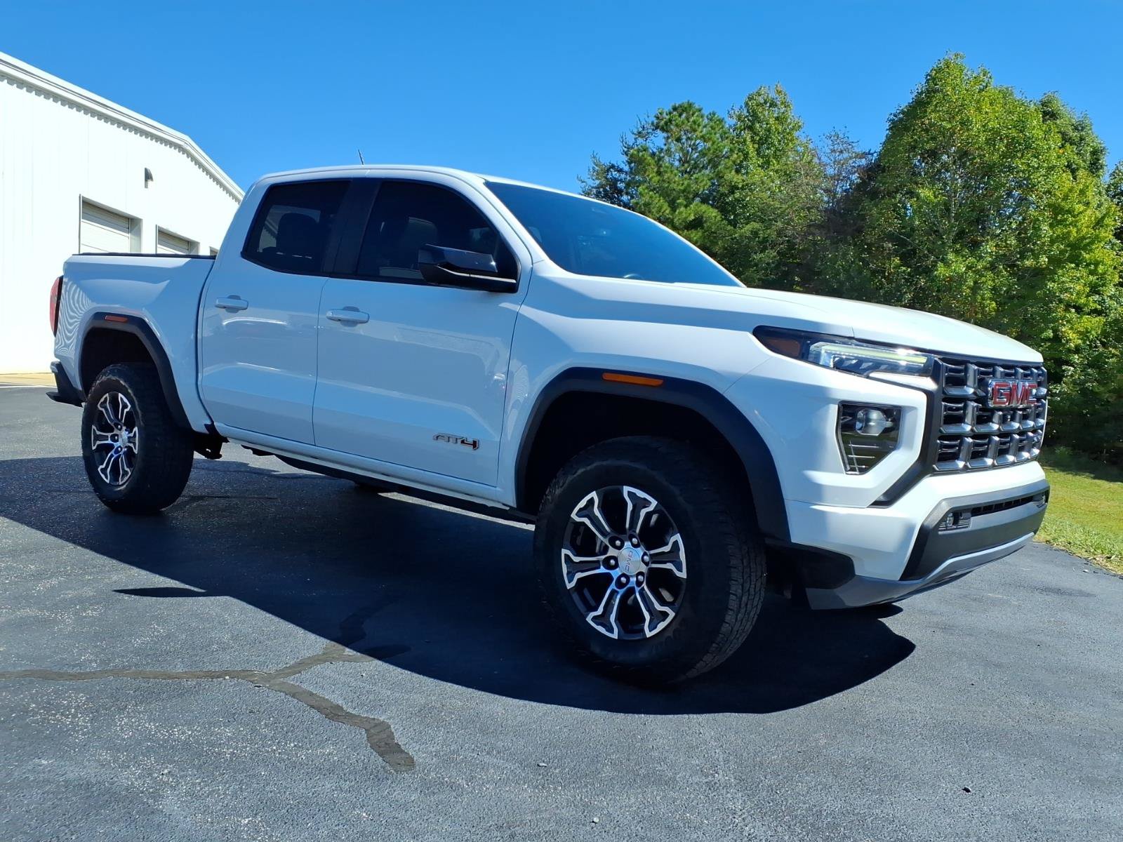 Used 2023 GMC Canyon AT4 w/ AT4 Premium Package AWD/4WD image 7