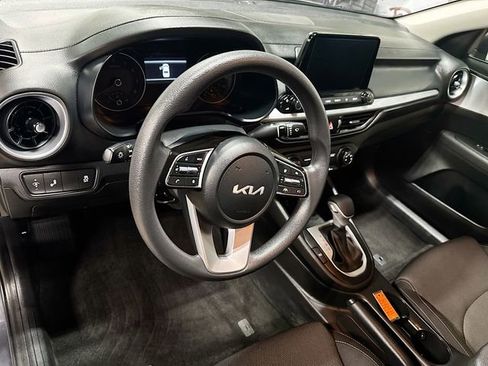 Used 2023 Kia Forte LXS w/ LXS Technology Package image 9