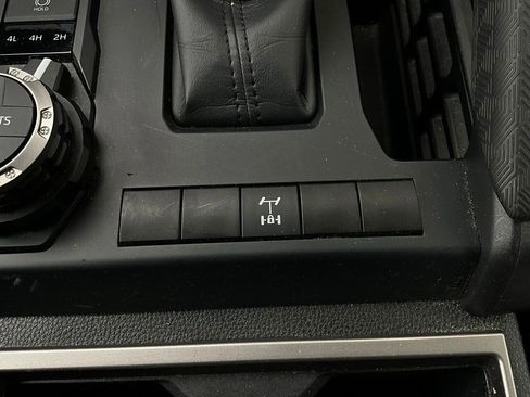 Used 2025 Toyota Tacoma TRD Off-Road image 21