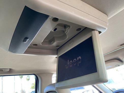 Used 2011 Jeep Grand Cherokee Limited w/ Trailer Tow Group image 17