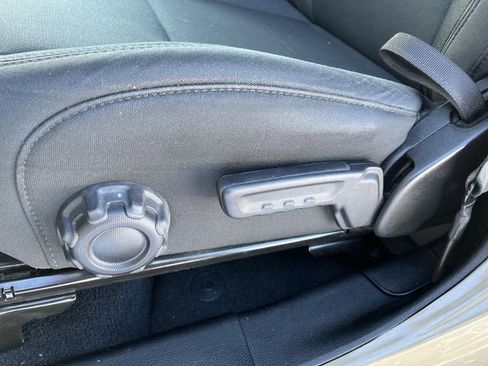 Used 2020 Jeep Gladiator Sport image 16