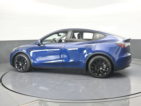 Used 2021 Tesla Model Y Long Range image 3