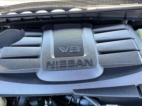 Used 2021 Nissan Titan SV w/ SV Convenience Package image 31
