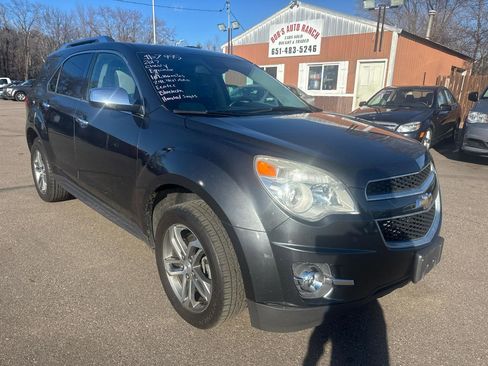 Used 2017 Chevrolet Equinox Premier w/ Enhanced Convenience Package image 3