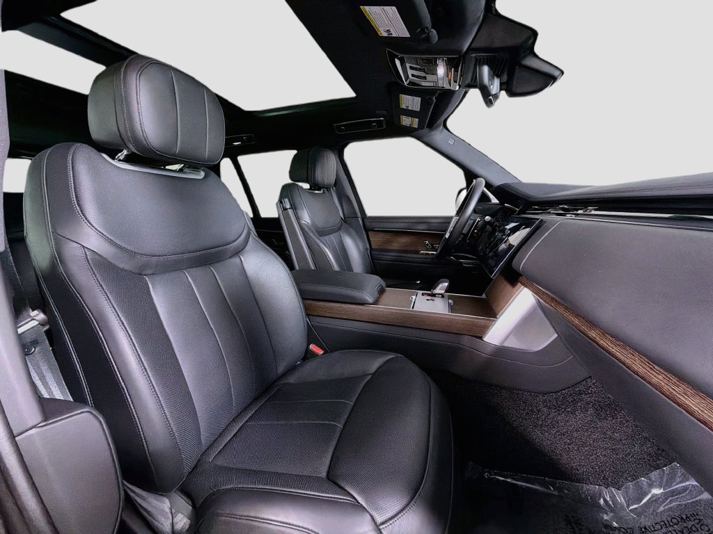 Certified 2025 Land Rover Range Rover SE AWD/4WD image 30