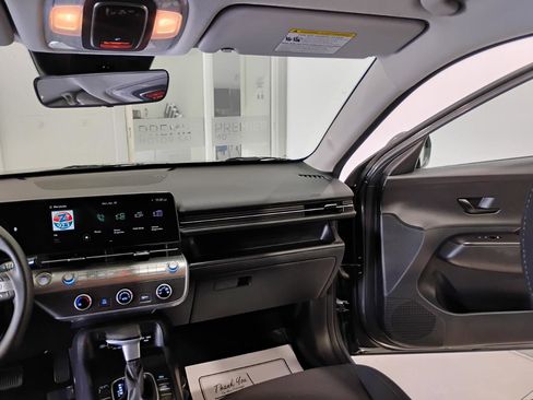 Used 2024 Hyundai Kona SE image 34