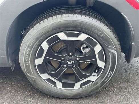 Certified 2025 Hyundai Santa Fe SEL image 9