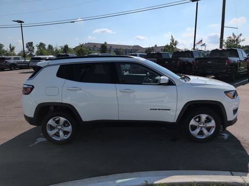 Used 2020 Jeep Compass Latitude w/ Cold Weather Group AWD/4WD image 6
