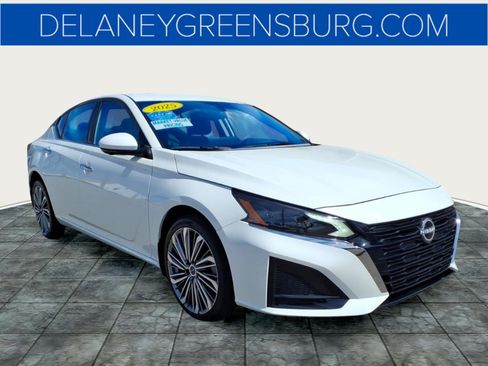 Used 2025 Nissan Altima 2.5 SL AWD/4WD image 1
