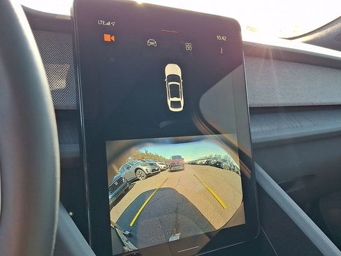 Used 2022 Polestar Polestar 2 w/ Plus Package image 19