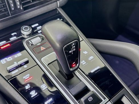 Used 2019 Porsche Cayenne image 22