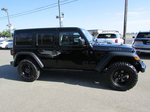 Used 2025 Jeep Wrangler Unlimited Sport AWD/4WD image 5