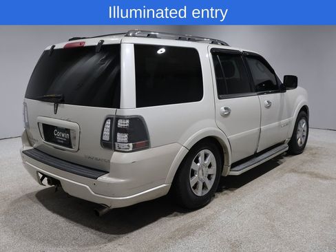 Used 2006 Lincoln Navigator Luxury image 11