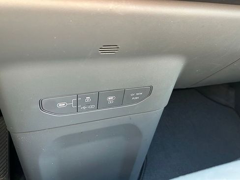Used 2024 Kia EV9 Light Long Range RWD image 15