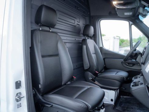 New 2025 Mercedes-Benz Sprinter 2500 image 14