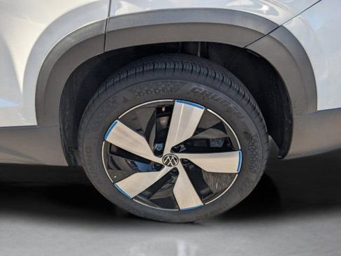 Used 2024 Volkswagen Taos S AWD/4WD image 39