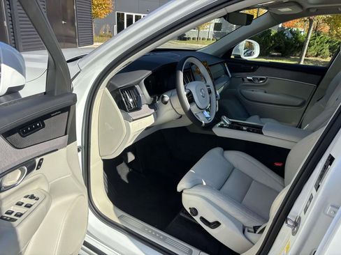 New 2026 Volvo XC90 B6 Ultra image 24