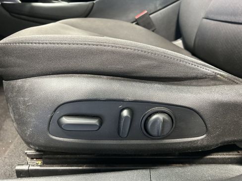 Used 2018 Chevrolet Malibu LT FWD image 26