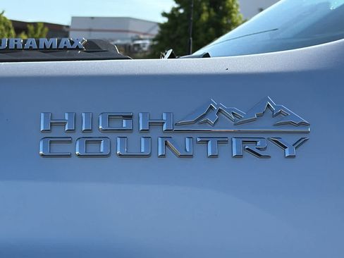 Used 2022 Chevrolet Silverado 3500 High Country w/ Z71 Off-Road Package AWD/4WD image 28