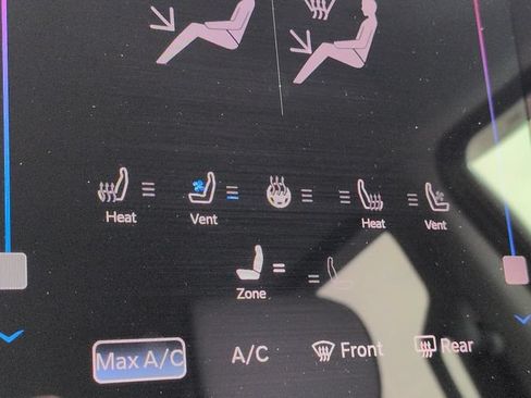 Used 2025 RAM 1500 Laramie AWD/4WD image 24