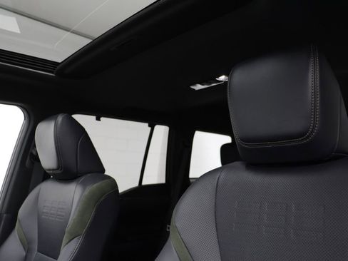 Used 2025 Lexus GX 550 image 15