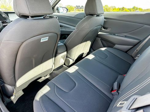 Used 2025 Hyundai Elantra Sport image 28