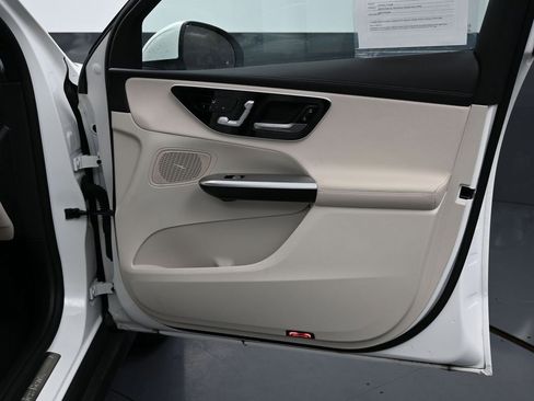 Used 2023 Mercedes-Benz GLC 300 image 36