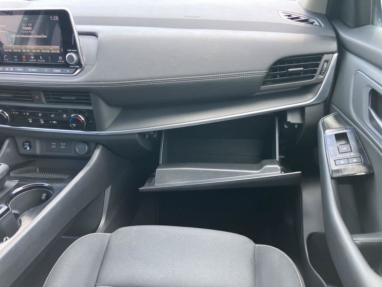 Used 2026 Nissan Rogue S FWD image 15