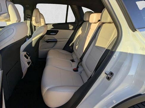 New 2026 Mercedes-Benz GLC 300 image 17
