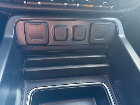 Used 2018 Chevrolet Silverado 1500 High Country image 26