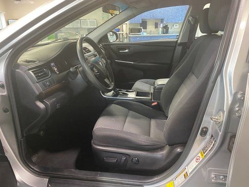 Used 2016 Toyota Camry LE FWD image 14