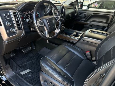 Used 2018 GMC Sierra 2500 Denali w/ Duramax Plus Package image 10