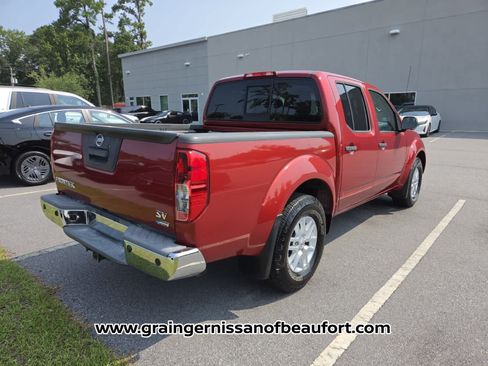 Used 2017 Nissan Frontier SV w/ SV Value Truck Package RWD image 8