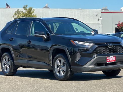 Certified 2024 Toyota RAV4 XLE AWD/4WD image 5