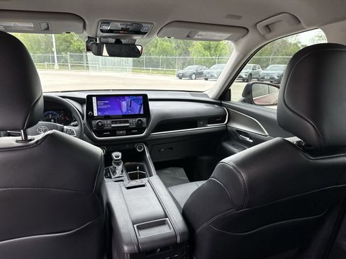 Certified 2024 Toyota Grand Highlander FWD image 22
