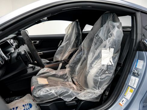 Used 2022 Ford Mustang Shelby GT500 w/ Carbon Fiber Track Pack RWD image 35