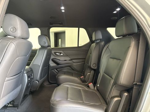 Used 2023 Chevrolet Traverse LT AWD/4WD image 11