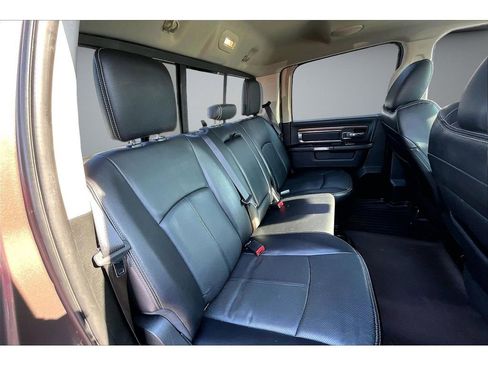 Used 2018 RAM 1500 Laramie image 24