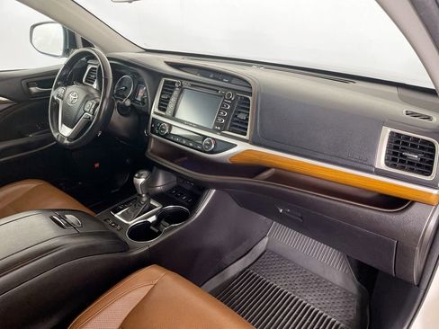 Used 2018 Toyota Highlander Limited image 34