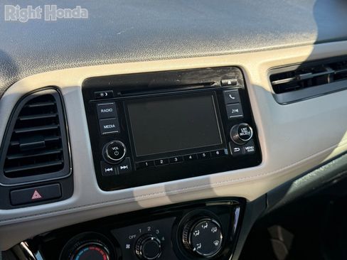 Used 2022 Honda HR-V LX image 10