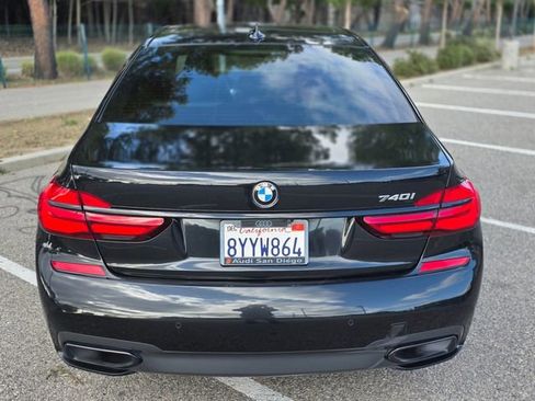 Used 2018 BMW 740i RWD image 29
