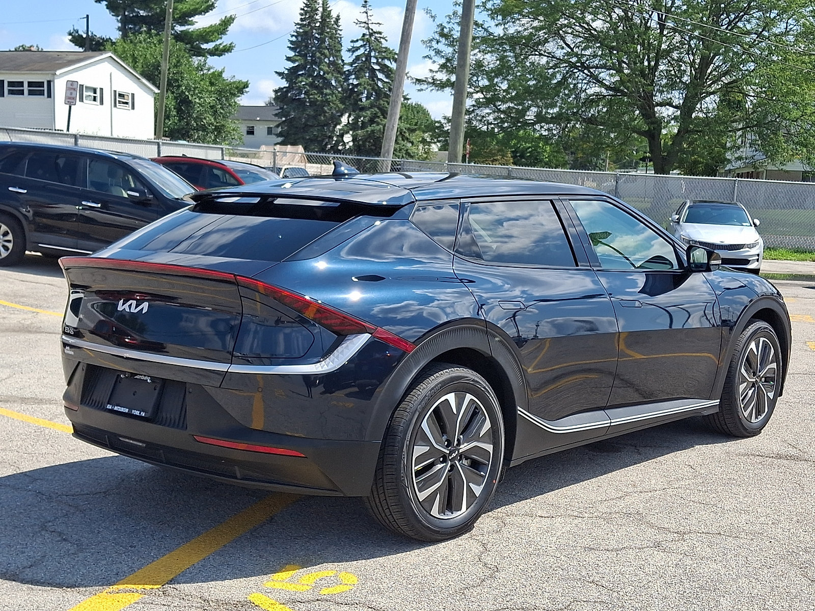 Certified 2024 Kia EV6 Light AWD/4WD image 2