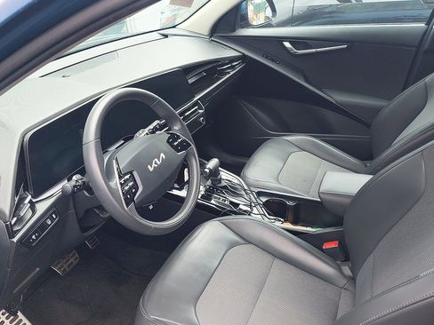 Used 2024 Kia Niro EX Touring FWD image 5