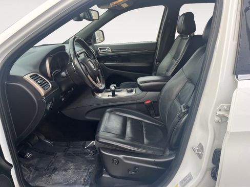 Used 2015 Jeep Grand Cherokee Limited w/ Trailer Tow Group IV image 9