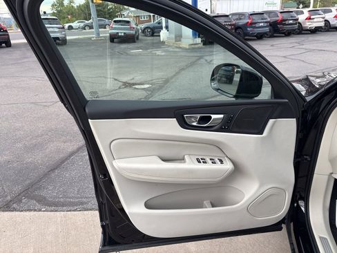 Certified 2023 Volvo XC60 B5 Plus w/ Climate Package AWD/4WD image 15