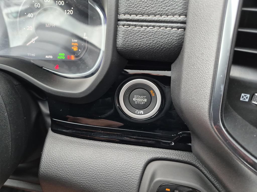 New 2026 RAM 1500 Laramie AWD/4WD image 21