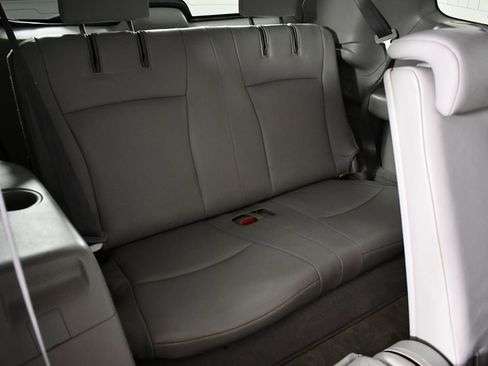 Used 2010 Toyota Highlander Limited image 24