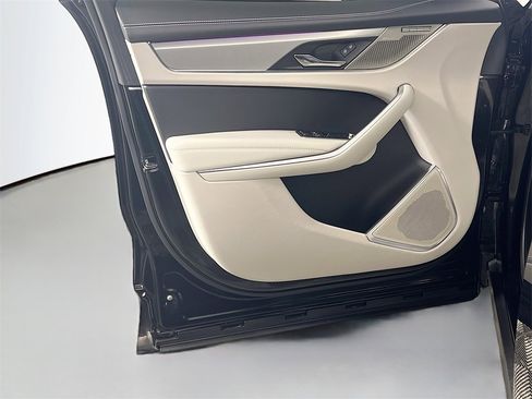 Used 2025 Jaguar F-PACE R-Dynamic S image 18