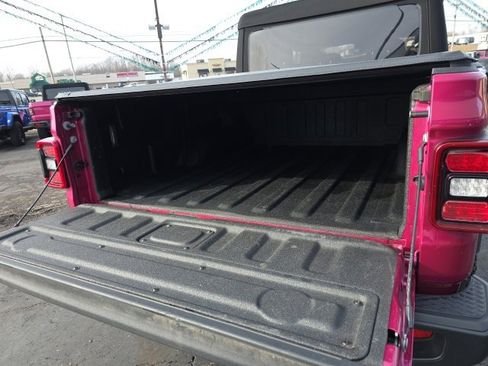 Used 2024 Jeep Gladiator Sport image 7